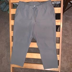 Lululemon On the Fly Crop Woven